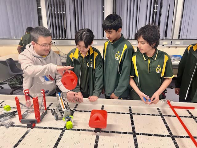 James Ruse School Creator Academy Starts VEX Club at James Ruse Agricultural High School ...