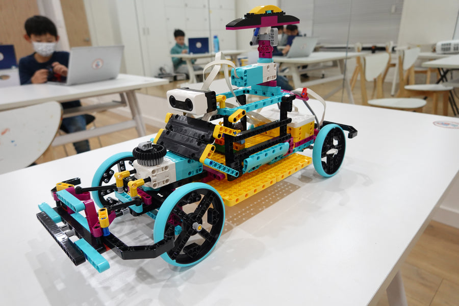 Robocup SPIKE Challenge Student Showcase: The Highlander